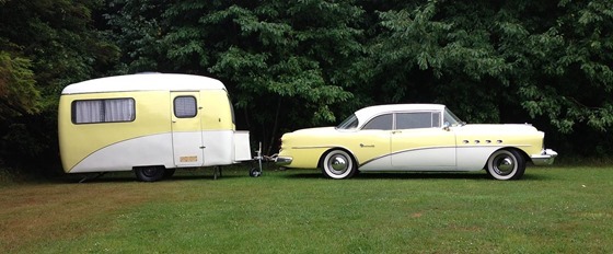 Buick_Roadmaster_Riviera_with_travel_trailer_at_Vestbirk_Camping,_Denmark_by_Slaunger_2013-07-27