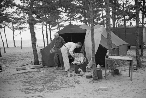 auto-camping-at-Dennisport-Massachusetts-September-1936